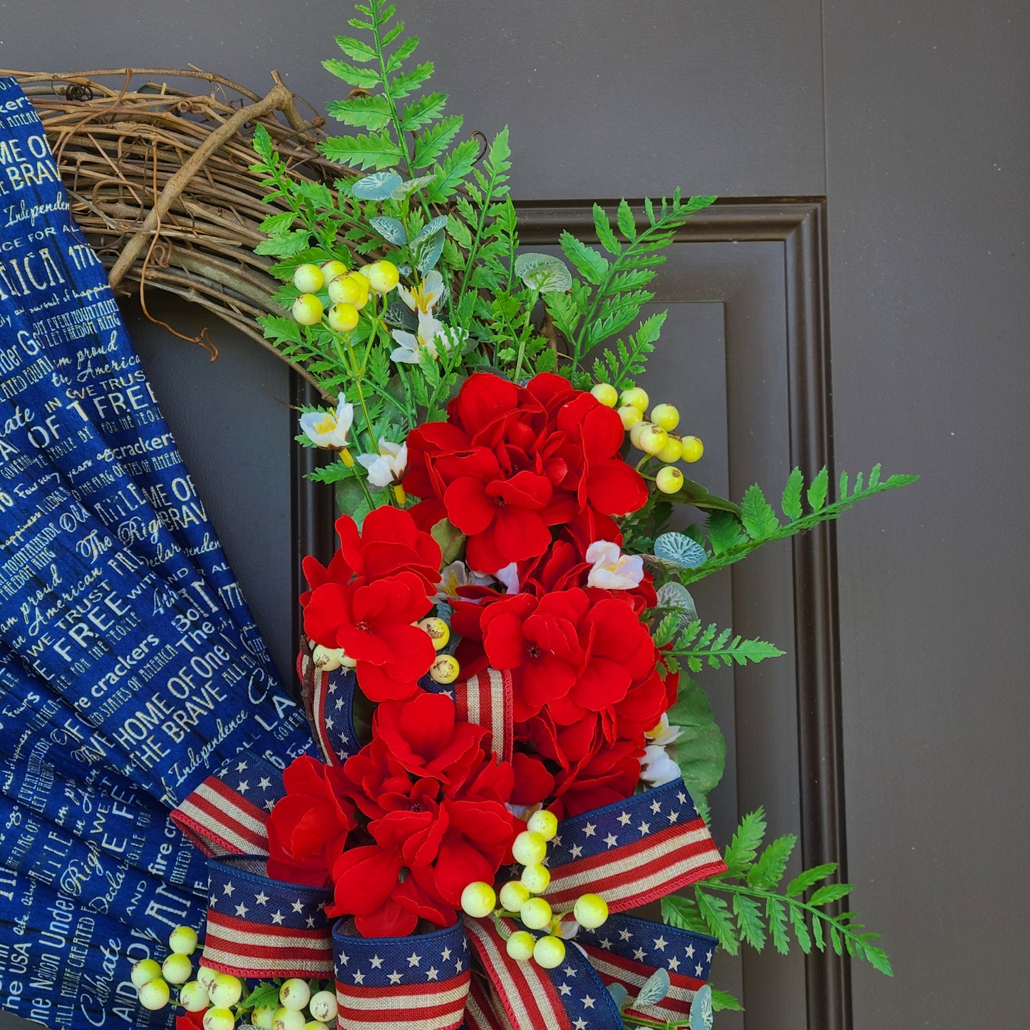 Patriotic Summer Red Geranium Wreath, Fourth of July Wreath, Front Door Wreath, Red White Blue Wreath, Farmhouse Decor, Independence Day