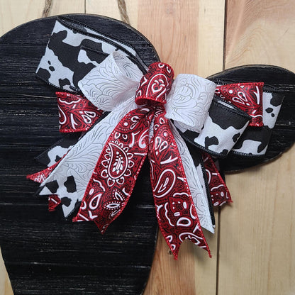 Rustic Wooden Cow Head Door Hanger with Personalized Ear Tag, Cow Head Sign, Personalized Cow Head Farmhouse Decor, Antique Black Cow Head.