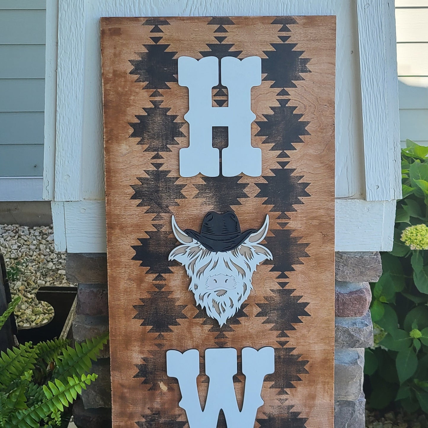 Wooden Highland Cow Howdy Western Porch Leaner Sign, Distressed Western Front Porch Decor, Rustic Highland Cow Welcome Porch Leaner Sign