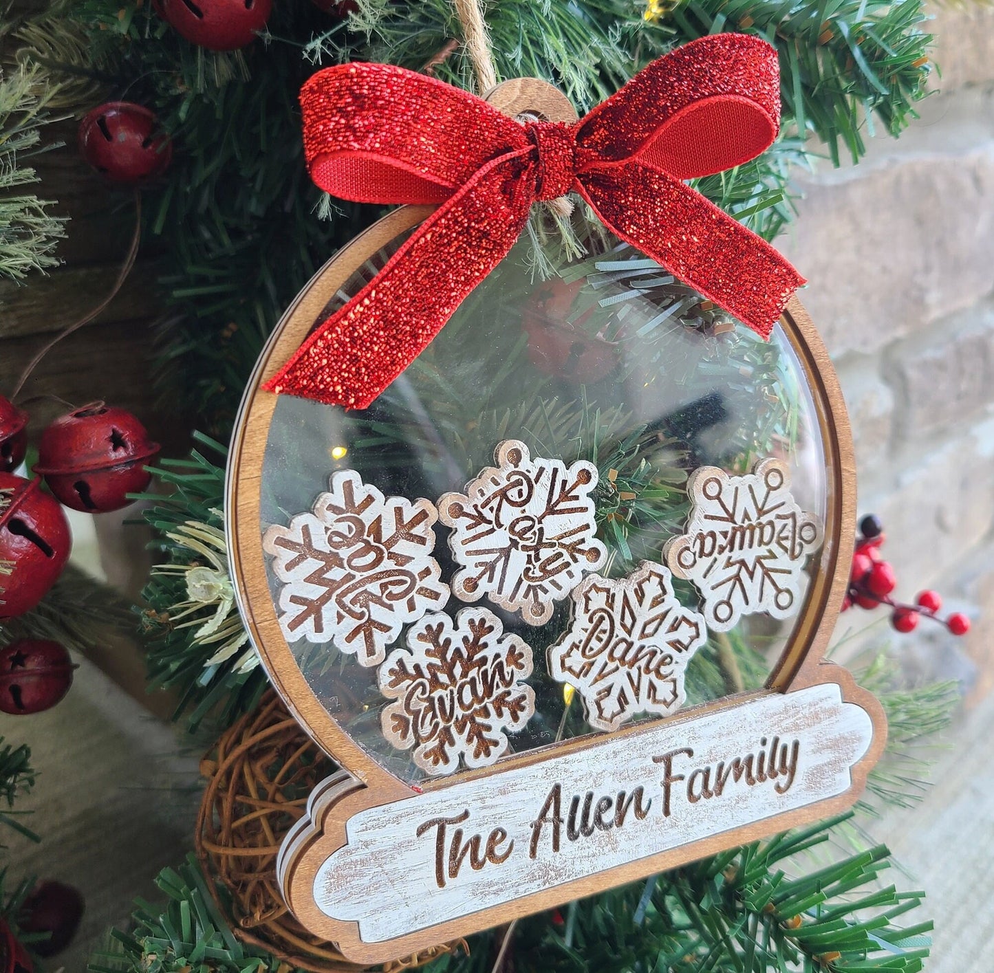 Personalized Family Christmas Ornament, Family Christmas Tree Ornament, Custom Snow Globe Shaker Ornament, 4D Shake Ornament